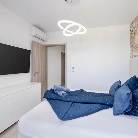 Corvin 5 Stars Luxury With Free Parking Apartment *