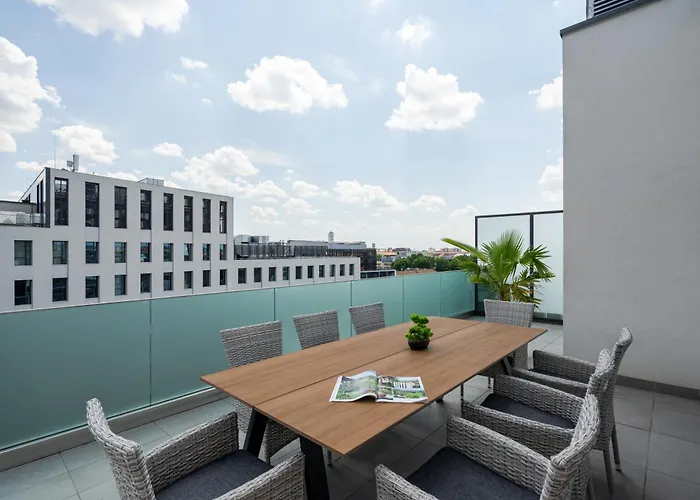Corvin 5 Stars Luxury With Free Parking Apartman