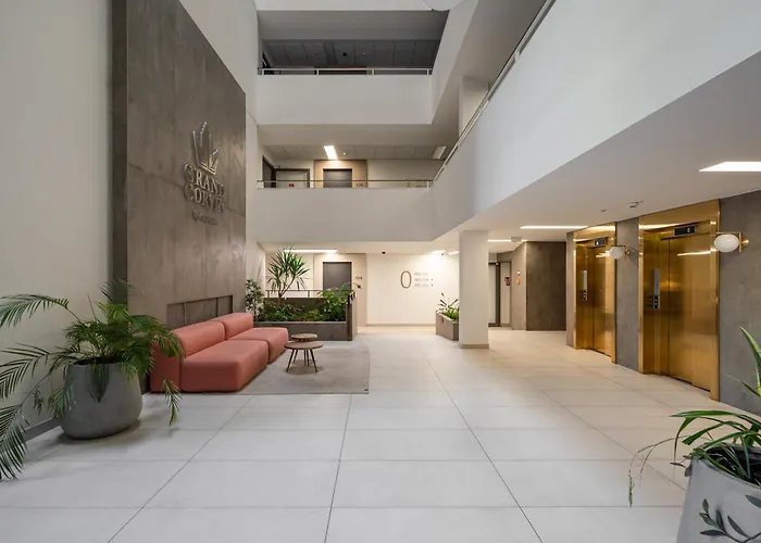 Corvin 5 Stars Luxury With Free Parking Apartman *