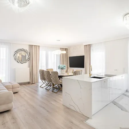 Corvin 5 Stars Luxury With Free Parking 아파트